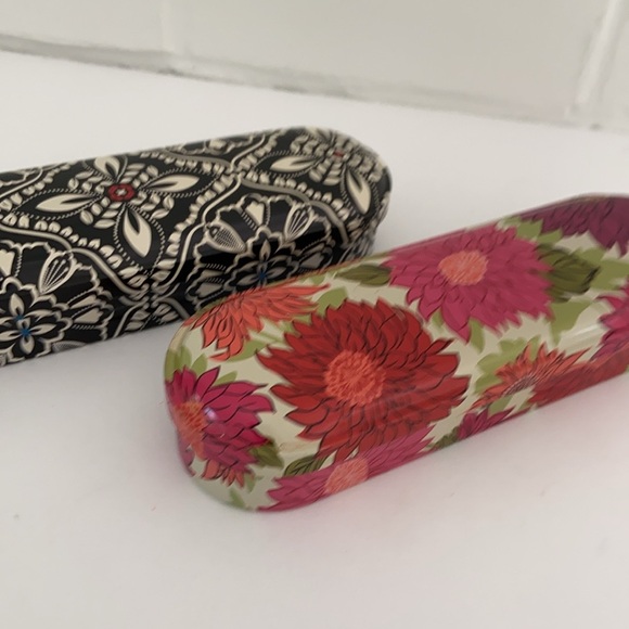 Set - Classic Vera Bradley Tin Pencil/Brush Case - Picture 3 of 10